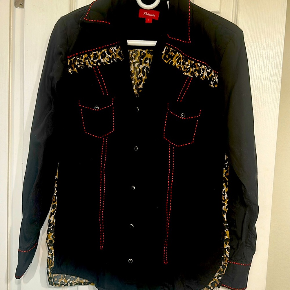 Panhandle western snap shirt. Roll up sleeves leopard sheer material in the back